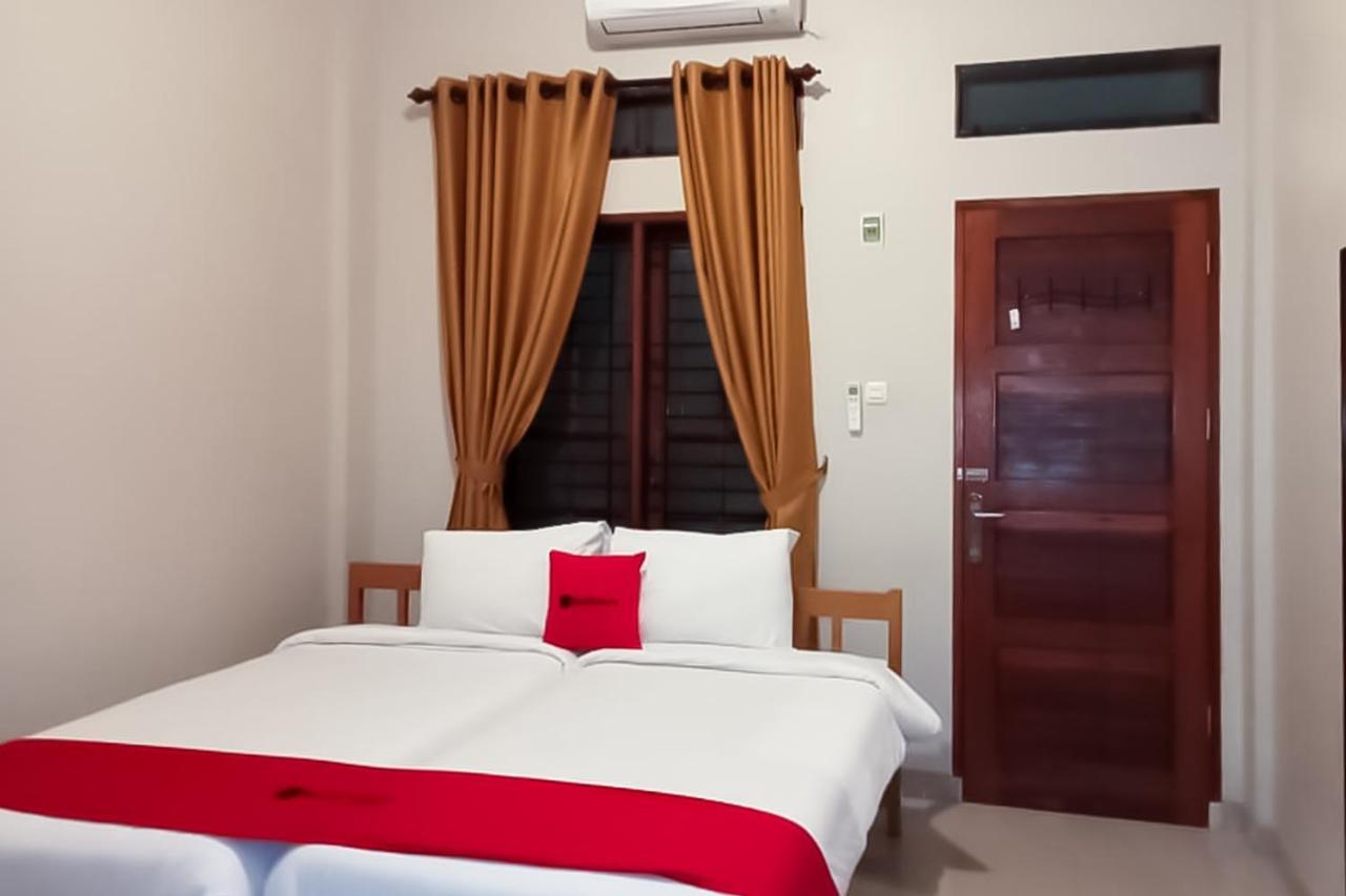 Reddoorz At Joyce Guest House Медан Экстерьер фото